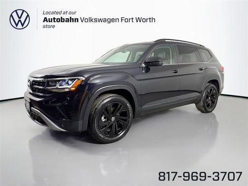 Certified 2023 Volkswagen Atlas SE w/ Black Wheel Package image 1