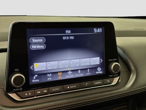 Used 2024 Nissan Rogue S image 21