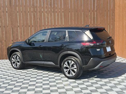 Used 2023 Nissan Rogue SV image 12