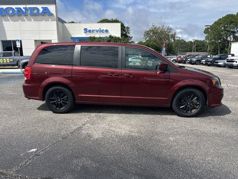 Used 2019 Dodge Grand Caravan GT w/ Safety Sphere Group FWD image 3