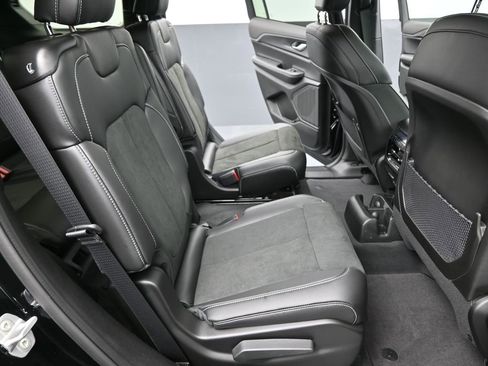 New 2025 Jeep Grand Cherokee L Altitude image 24