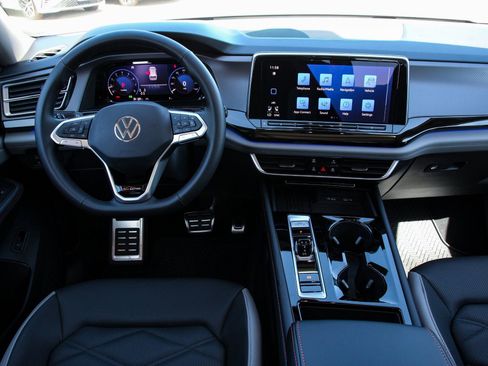 New 2026 Volkswagen Atlas Peak Edition AWD/4WD image 24