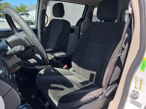 Used 2017 Dodge Grand Caravan SE w/ Power Window Group FWD image 8