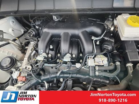 Used 2025 Nissan Pathfinder SV AWD/4WD image 32