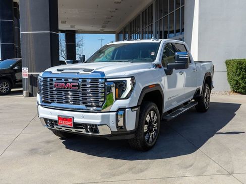 New 2026 GMC Sierra 2500 Denali w/ Denali Reserve Package AWD/4WD image 3
