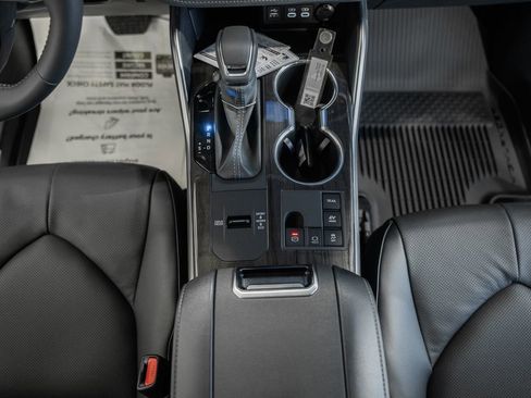 New 2026 Toyota Highlander Platinum image 29