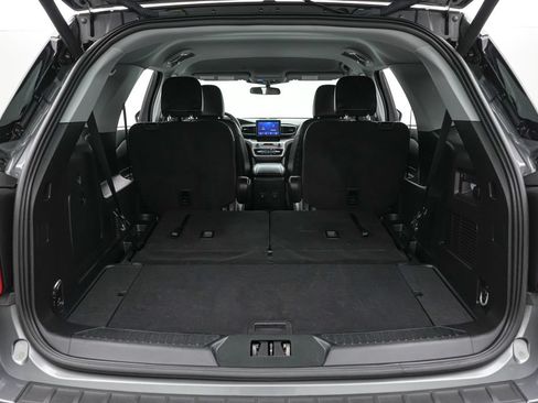 Certified 2023 Ford Explorer XLT w/ Equipment Group 202A AWD/4WD image 21