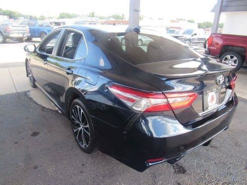 Used 2019 Toyota Camry SE FWD image 7