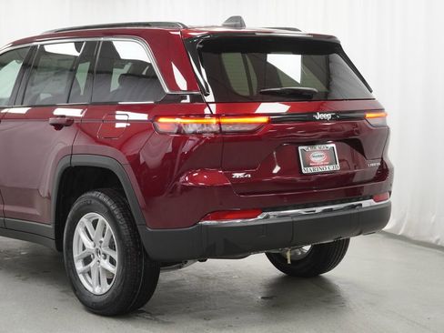 New 2026 Jeep Grand Cherokee Laredo AWD/4WD image 12