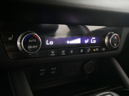 Used 2025 Mitsubishi Outlander SE AWD/4WD image 23