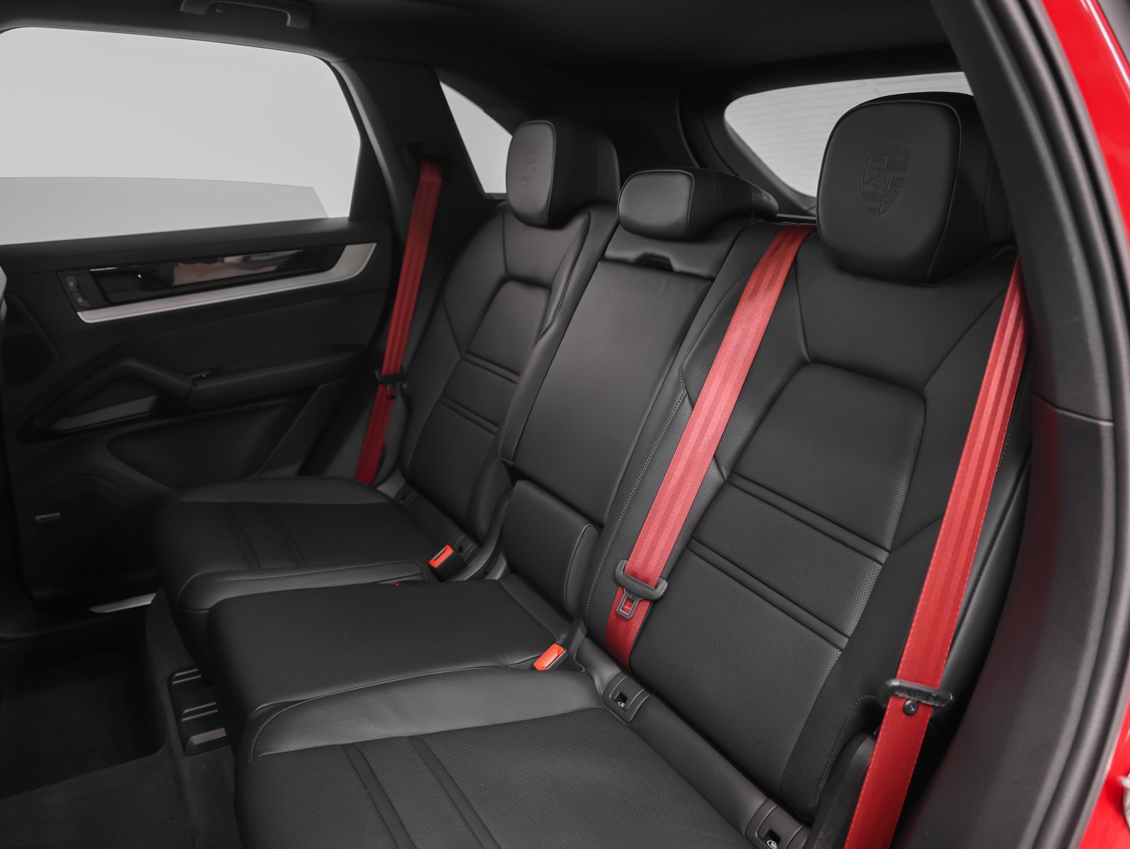 Certified 2025 Porsche Cayenne E-Hybrid AWD/4WD image 46