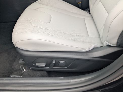 New 2026 Hyundai Elantra Limited FWD image 21