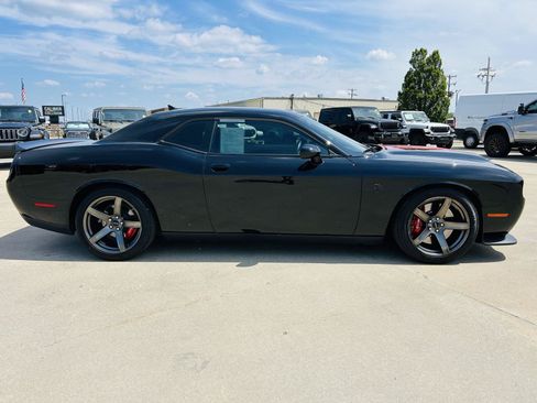 Used 2019 Dodge Challenger SRT Hellcat Redeye RWD image 36