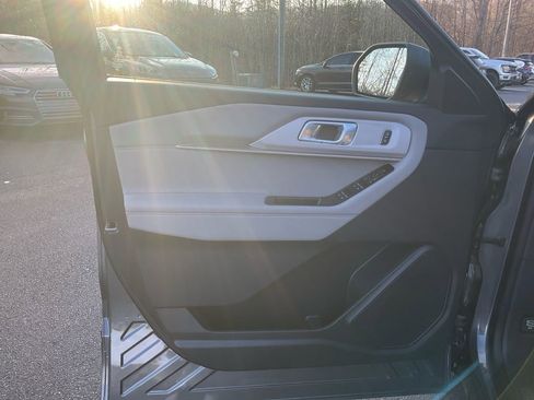 New 2026 Ford Explorer Active w/ Active Comfort Package RWD image 17
