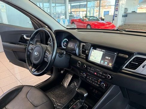 Used 2018 Kia Niro EX w/ EX Premium Package image 28
