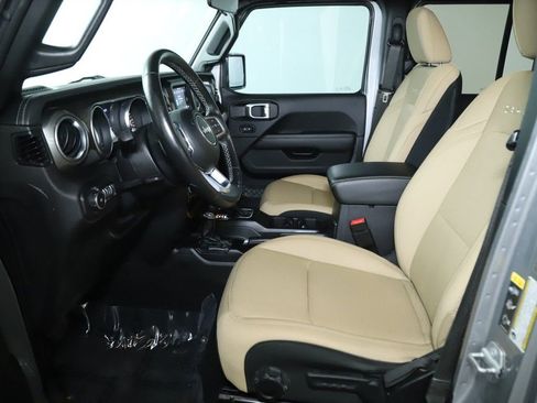 Used 2021 Jeep Wrangler Unlimited Sahara image 19