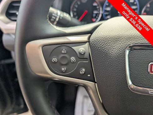 Used 2023 GMC Acadia Denali w/ Denali Ultimate Package AWD/4WD image 17
