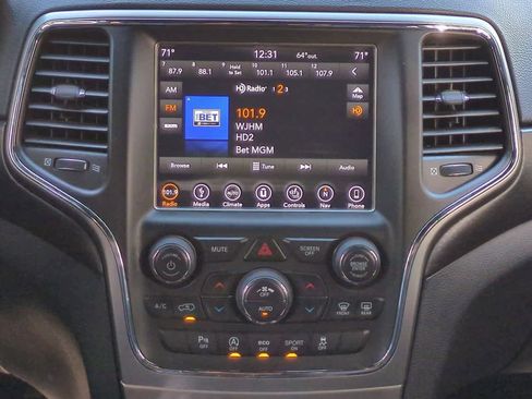 Used 2018 Jeep Grand Cherokee Altitude image 27