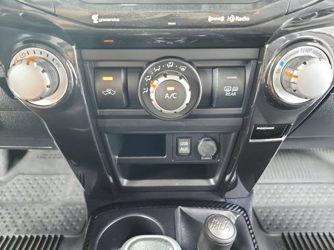 Used 2019 Toyota 4Runner TRD Off-Road Premium AWD/4WD image 31