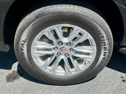 Used 2024 GMC Yukon SLT w/ SLT Luxury Package AWD/4WD image 30