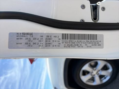Used 2018 Jeep Compass Latitude FWD image 45