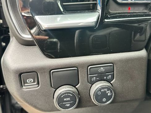 Used 2025 Chevrolet Silverado 1500 LT w/ Protection Package RWD image 9