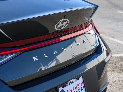 New 2026 Hyundai Elantra Limited FWD image 24