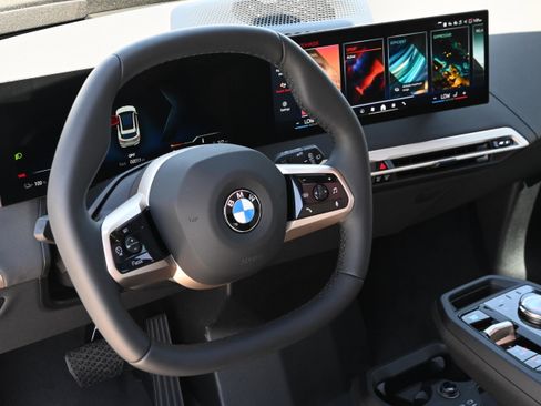 New 2026 BMW iX xDrive60 w/ Premium Package image 13