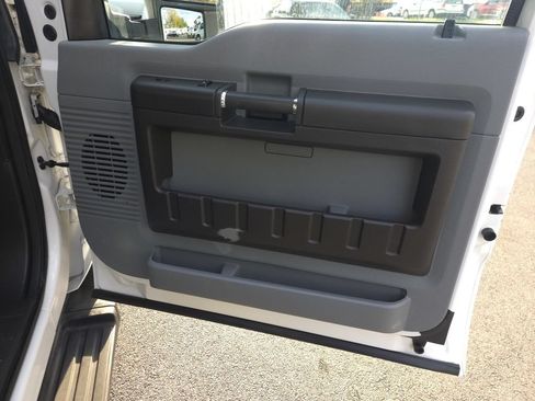 Used 2015 Ford F250 XL w/ Power Equipment Group RWD image 16