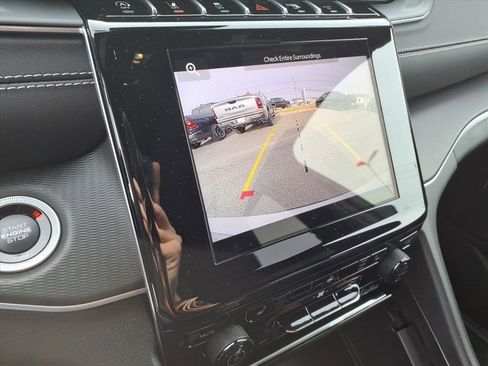 New 2025 Jeep Grand Cherokee L Altitude image 18