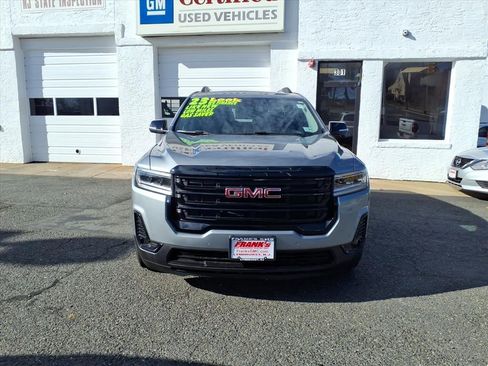 Used 2023 GMC Acadia SLT w/ Elevation Edition image 2