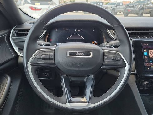 Used 2023 Jeep Grand Cherokee Altitude AWD/4WD image 23
