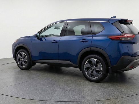 Used 2025 Nissan Rogue SV image 6