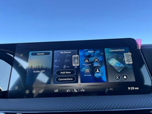 New 2026 Nissan Kicks SR w/ Cold Weather Package image 8