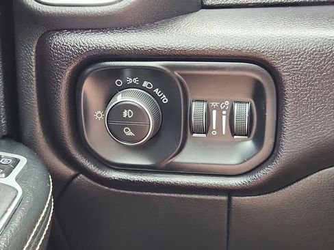 Used 2024 RAM 2500 Laramie w/ Sport Appearance Package image 19