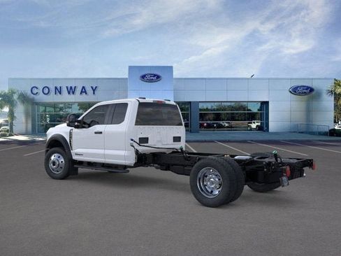 New 2026 Ford F550 4x4 Supercab Super Duty w/ XLT Value Package image 4