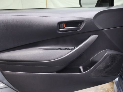 Used 2022 Toyota Corolla LE FWD image 16