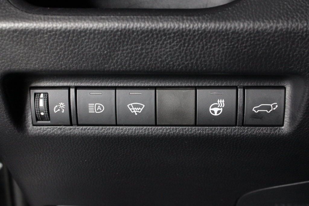 Used 2019 Toyota RAV4 XLE Premium w/ Cold Weather Package FWD image 25