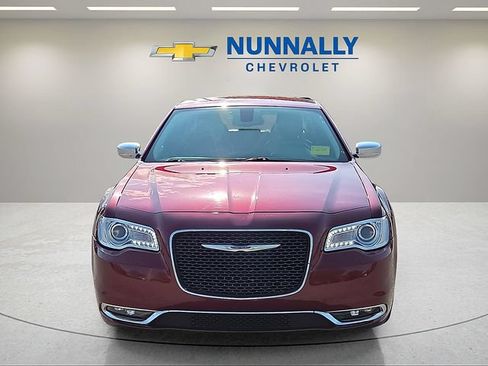 Used 2019 Chrysler 300 Limited RWD image 8