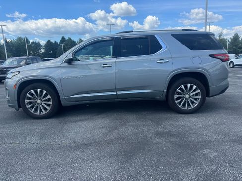 Used 2023 Chevrolet Traverse Premier w/ LPO, Floor Liner Package AWD/4WD image 2