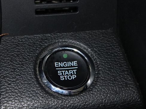 Used 2021 Ford Expedition XLT image 41