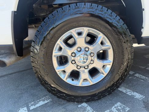 Used 2024 RAM 2500 Laramie AWD/4WD image 11