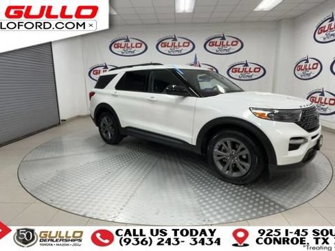 Certified 2022 Ford Explorer XLT w/ Equipment Group 202A RWD image 2