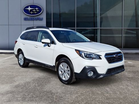 Used 2019 Subaru Outback 2.5i Premium image 2