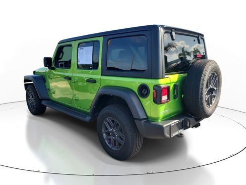 Used 2025 Jeep Wrangler Unlimited Sport AWD/4WD image 6