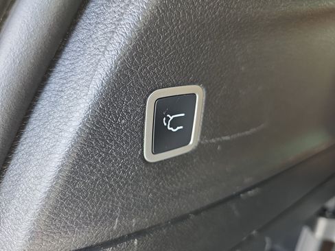 Used 2021 Chrysler Pacifica Pinnacle FWD image 10