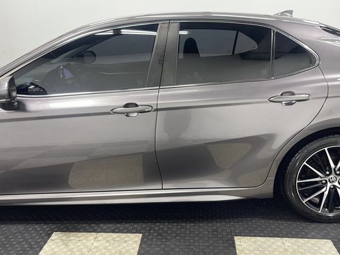 Used 2021 Toyota Camry SE w/ Cold Weather Package AWD/4WD image 13