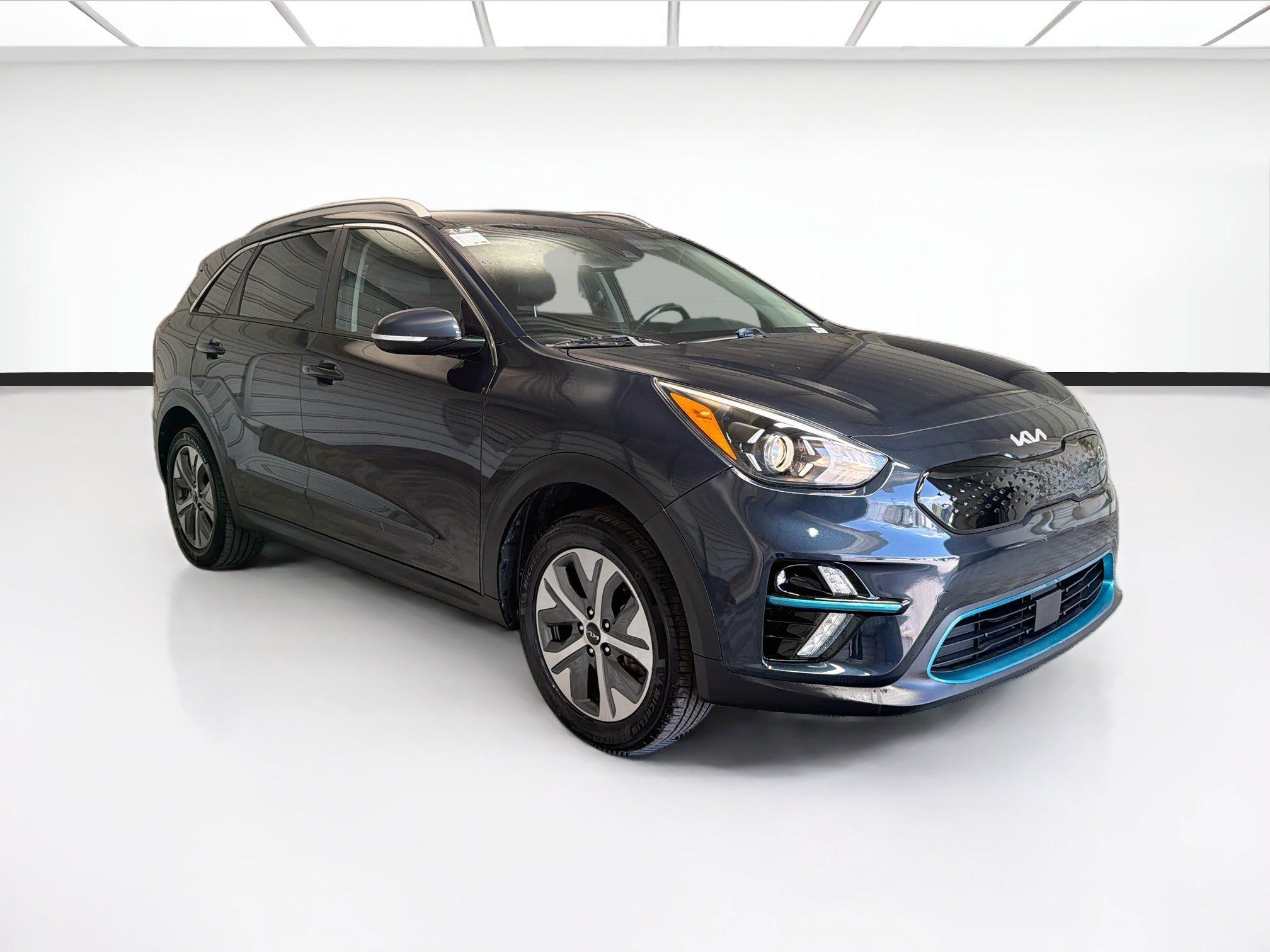 Used 2022 Kia Niro EX FWD image 3