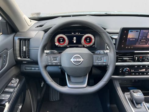 Used 2026 Nissan Pathfinder Platinum AWD/4WD image 14