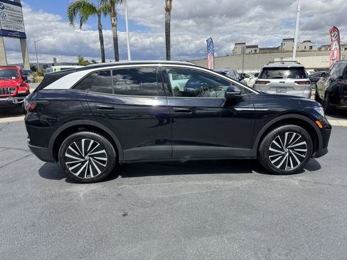 Used 2023 Volkswagen ID.4 Pro S Plus AWD/4WD image 11